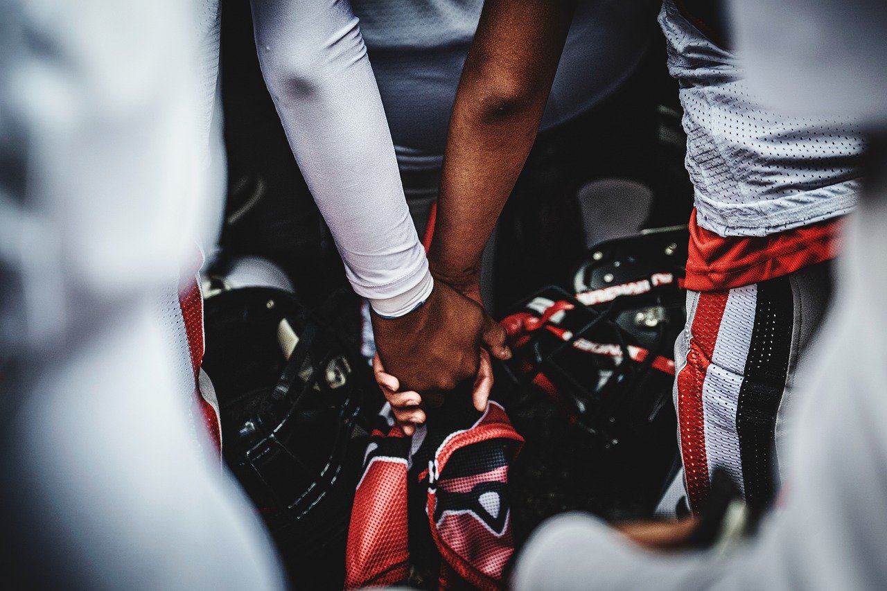 如何创新和改进游戏管理制度,防范技术支持辅助的侵害